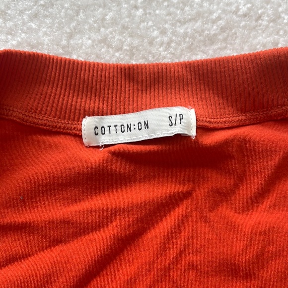 Orange cap sleeve crop top - Picture 2 of 3